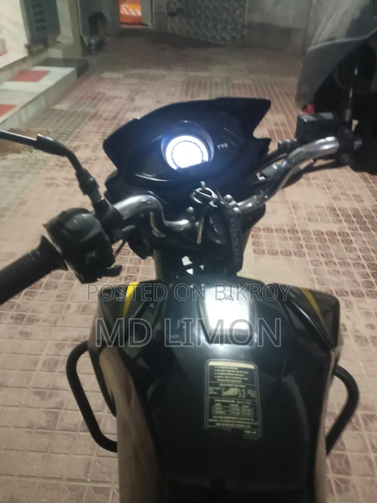 TVS Stryker 125 2019 Yellow