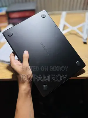 New Laptop Apple MacBook Pro 2025 M5 24GB Apple M5 Pro SSD 1T