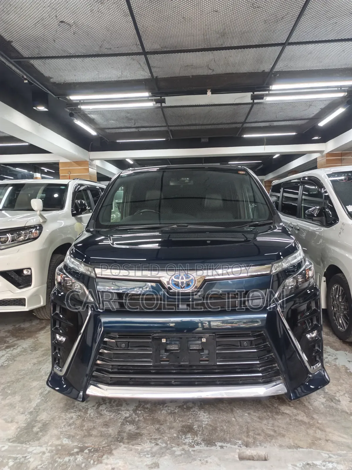 Toyota Voxy 2021 Blue
