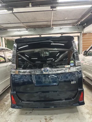 Toyota Voxy 2021 Blue