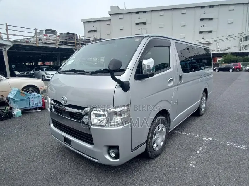 Toyota HiAce 2021 Silver