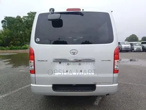 Toyota HiAce 2021 Silver
