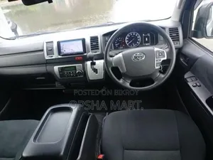 Toyota HiAce 2021 Silver