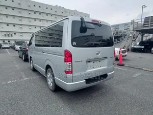 Toyota HiAce 2021 Silver
