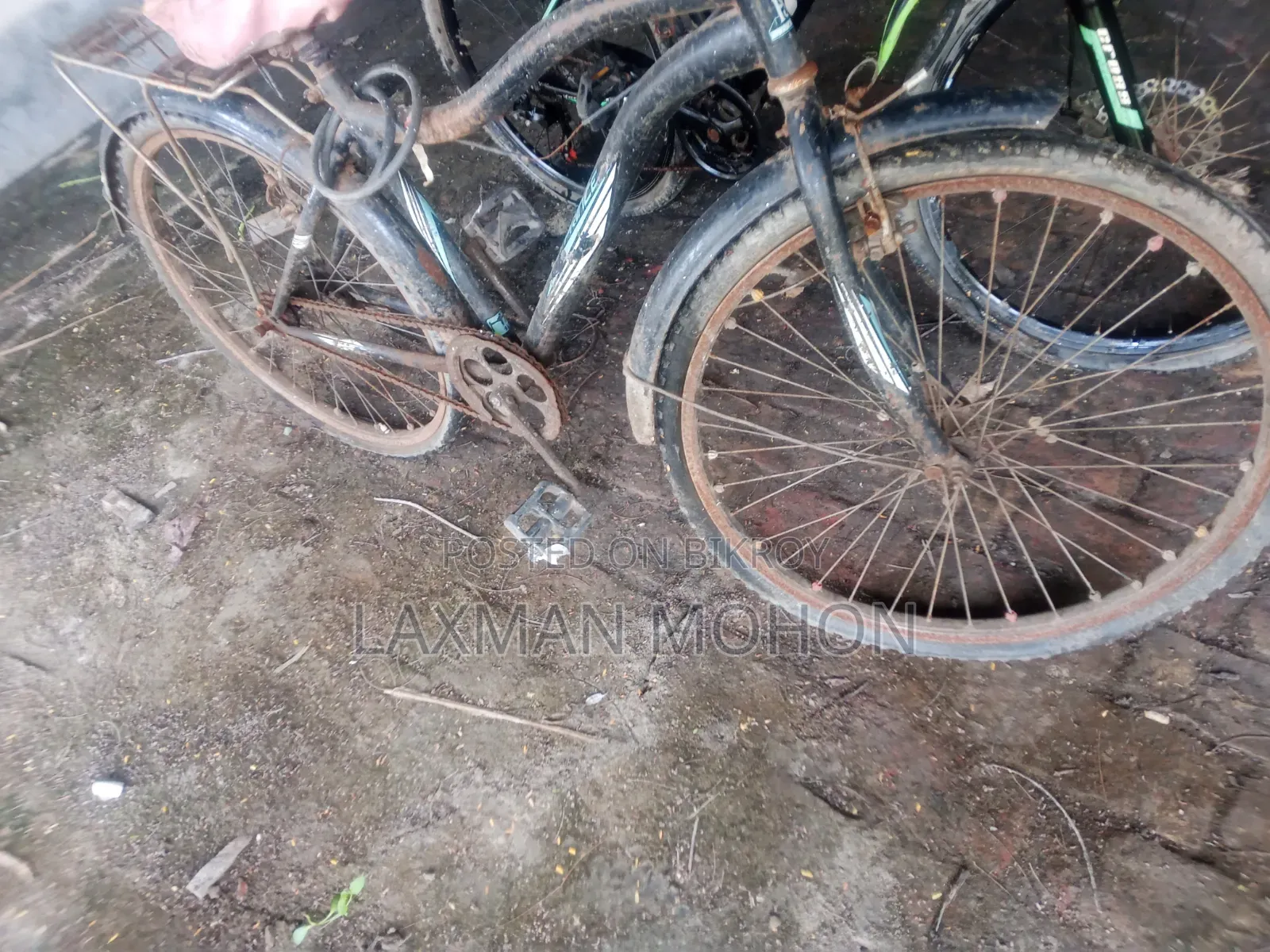 দুটি সাইকেল বিক্রয় হবে