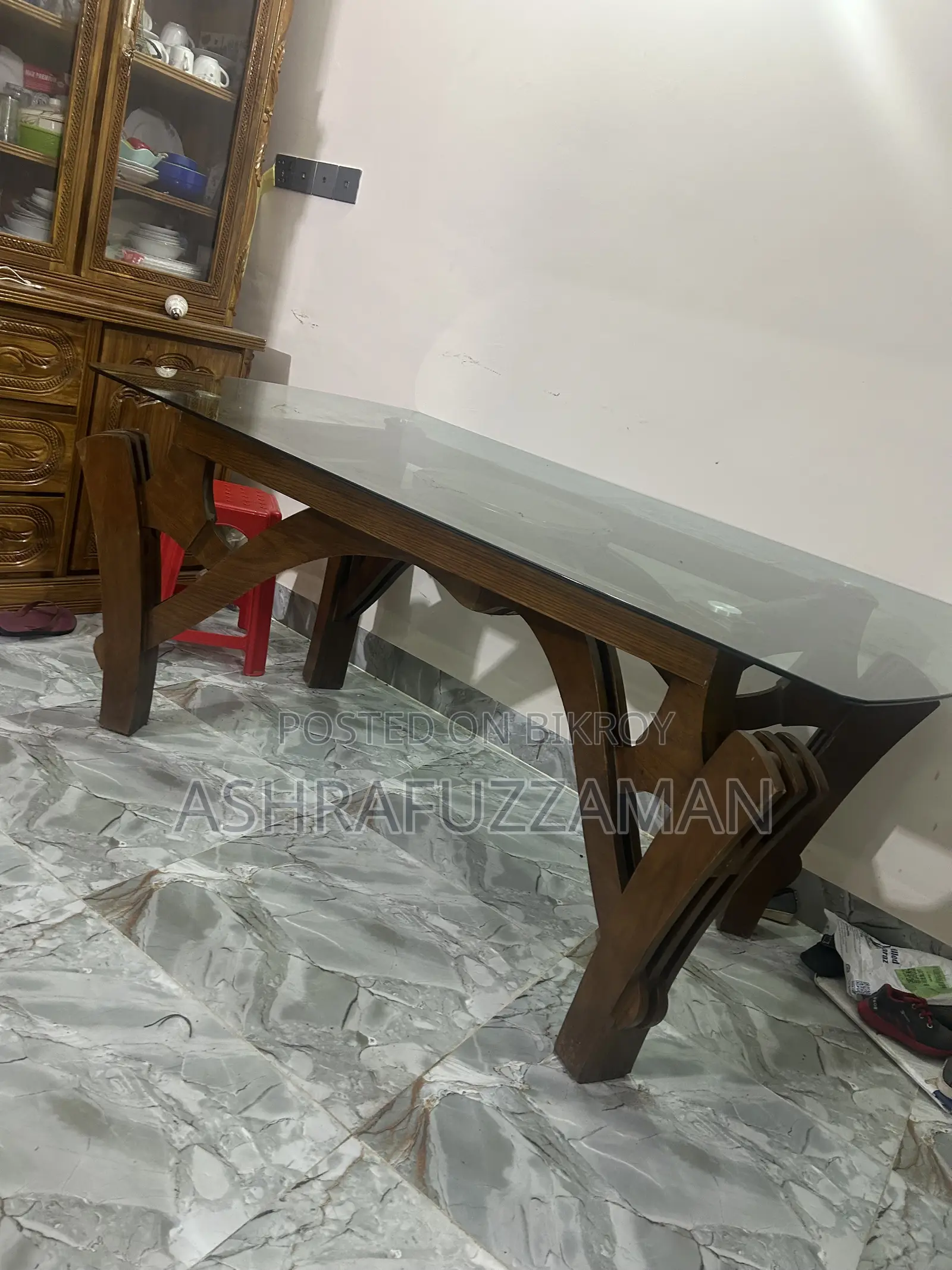 গ্লাস এর ডাইনিং টেবিল শুধু মাত্র চেয়ার ছাড়া