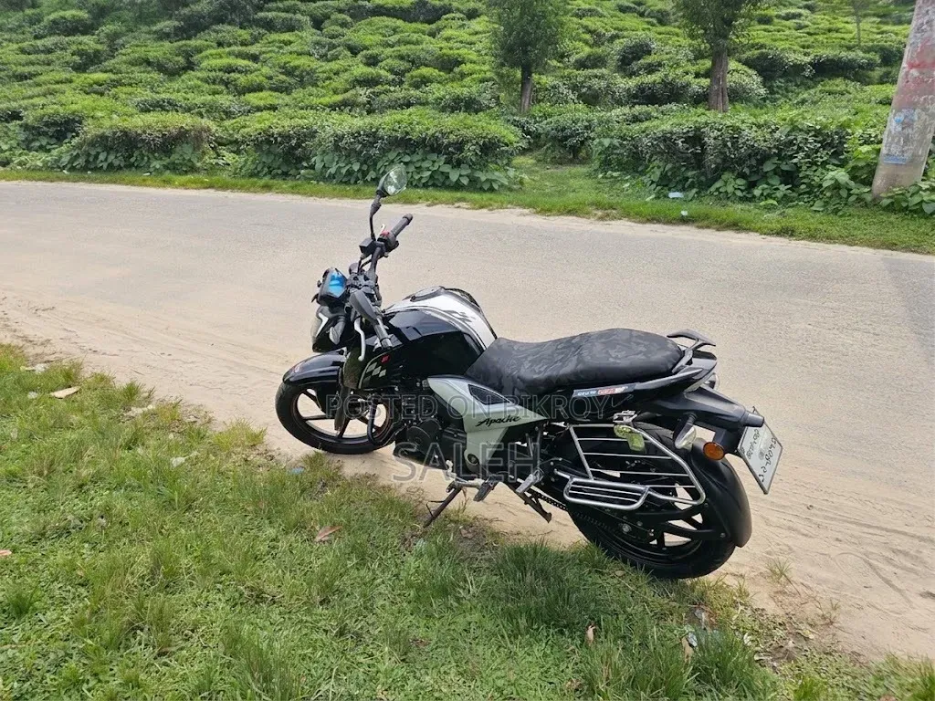 TVS Apache RTR 160 4V 2023 Black