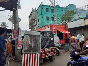 একটা পপকন ভাজার পুরো দোকান বিক্রি করা হবে