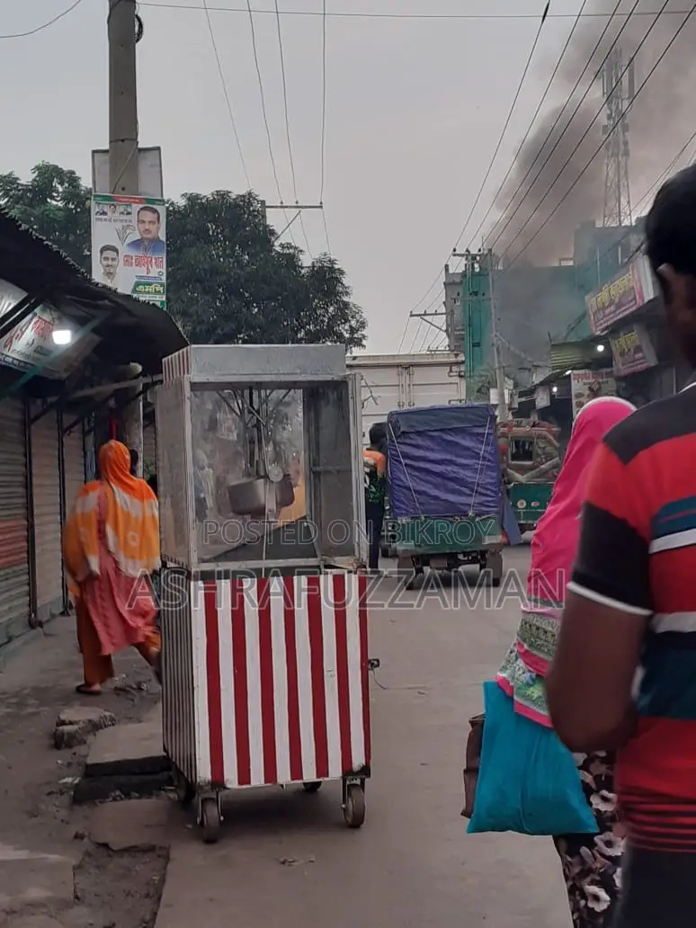 একটা পপকন ভাজার পুরো দোকান বিক্রি করা হবে