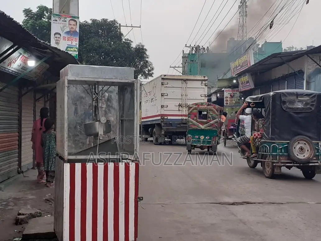 একটা পপকন ভাজার পুরো দোকান বিক্রি করা হবে