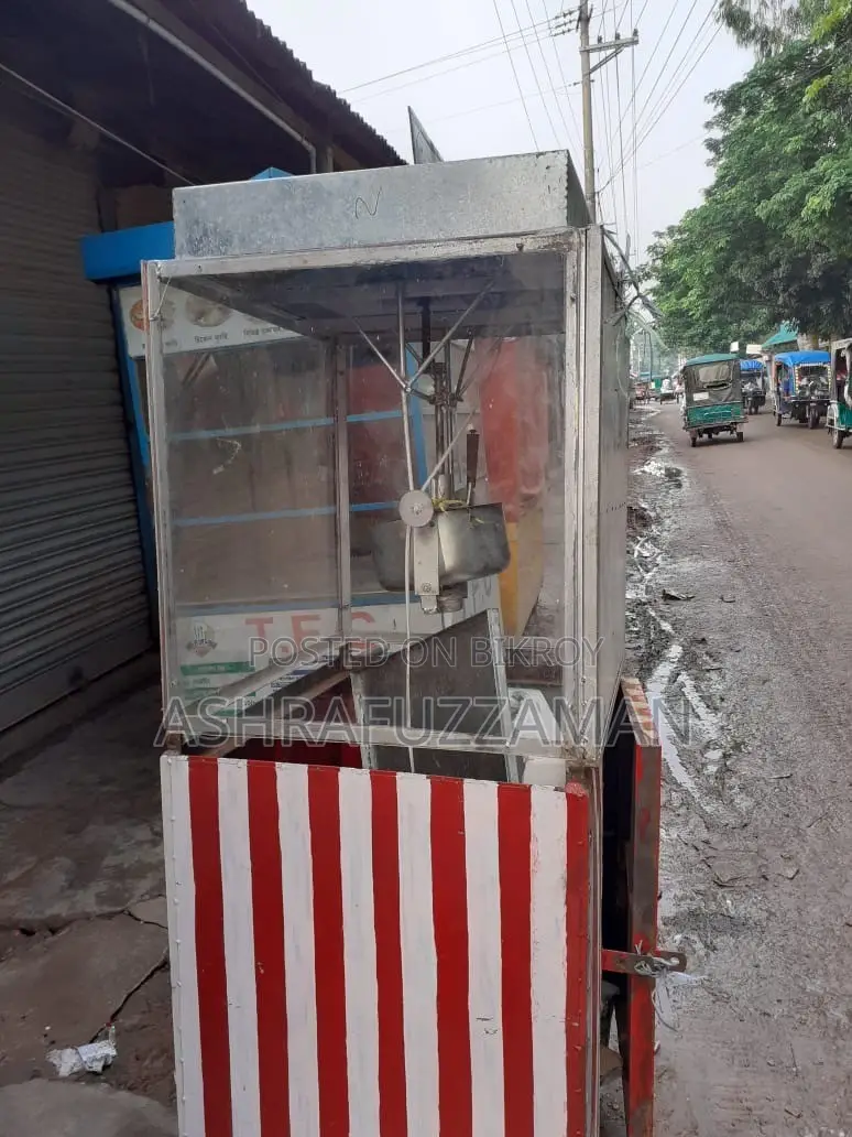 একটা পপকন ভাজার পুরো দোকান বিক্রি করা হবে