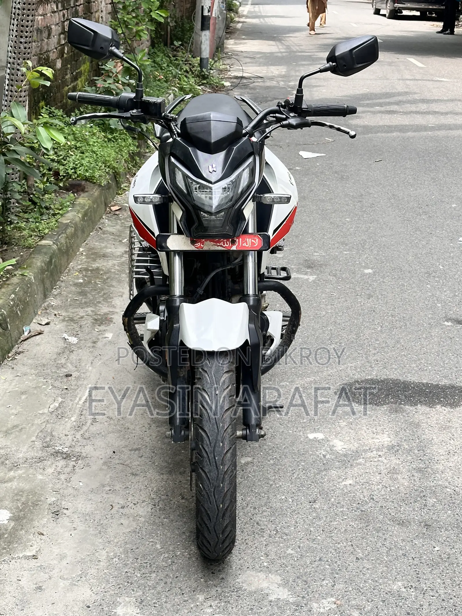 Hero Thriller 160R 2023 White