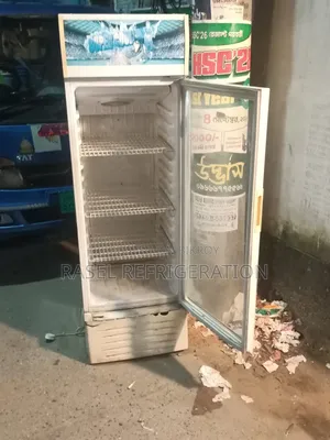 230 লিটার রানিং বেভারেজ ফ্রিজ বিক্রি করা হবে।