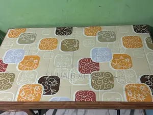 RFL 4-Seater Plastic Dining Table – Almost New