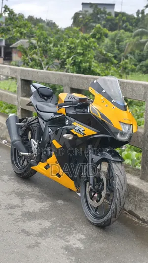 Suzuki GSX-R150 2022 Yellow