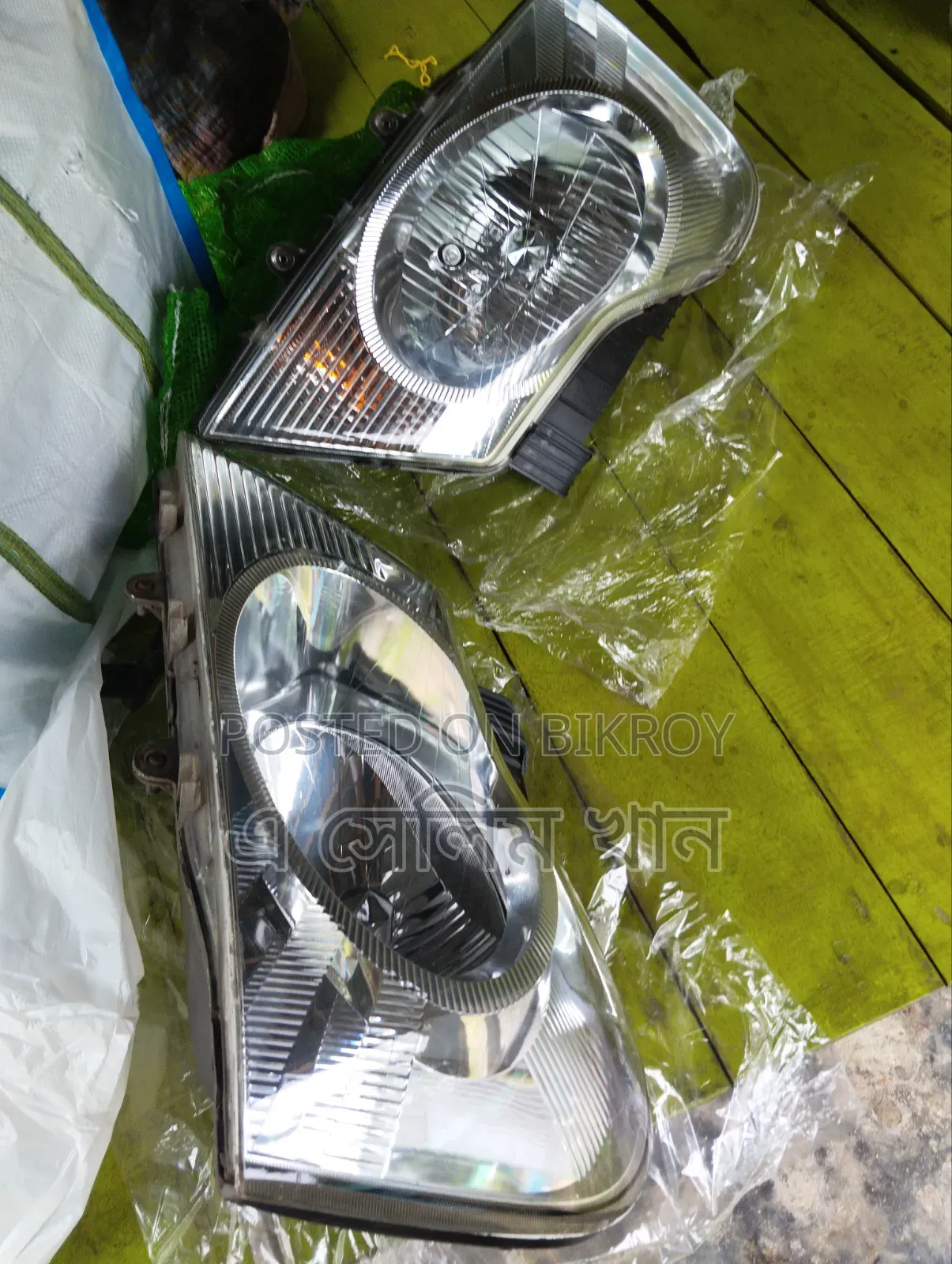 Mahindra Quanto Head Light and Brake Light Available