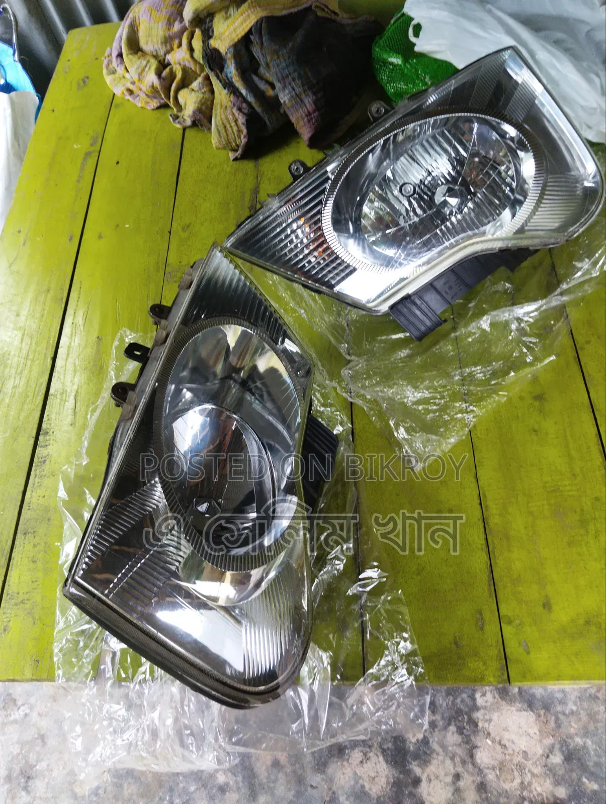 Mahindra Quanto Head Light and Brake Light Available