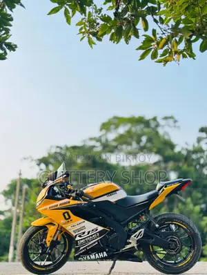 Yamaha R15 V3 2018 Yellow