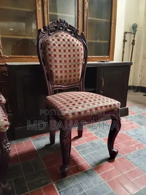 ৬ পিস চেয়ার বিক্রি হবে ভিক্টোরিয়া