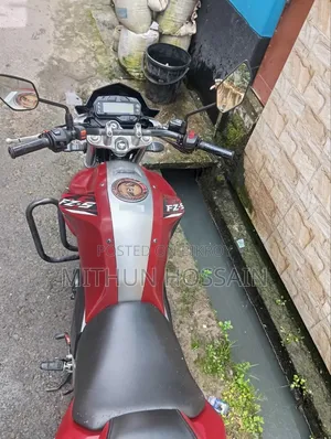ইয়ামাহা এফজেড ২০১৮ রেড
