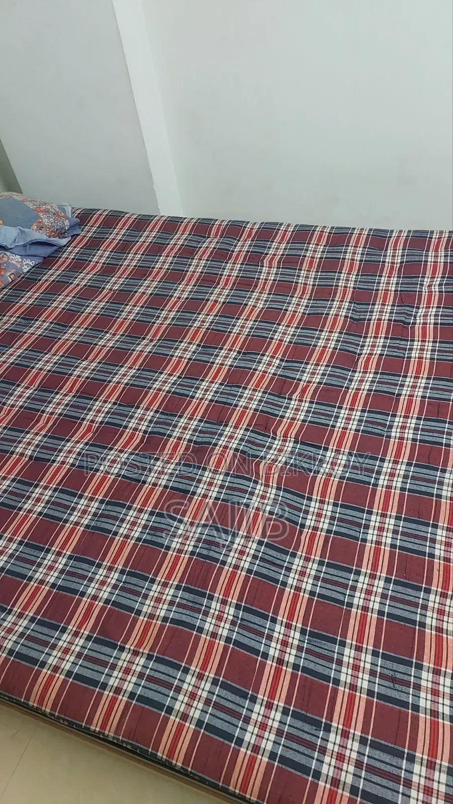 ডাইনিং টেবিল, কিচেন সেলফ, তোষক