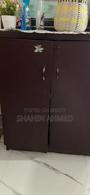 খাট ও টেবিল বিক্রি করা হবে