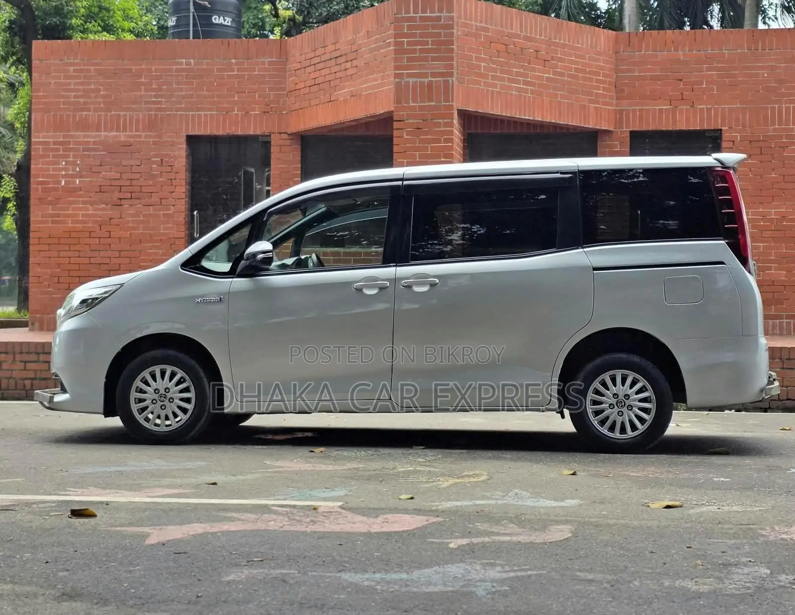 Toyota Noah 2016 Pearl