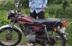 Honda 1998 Red