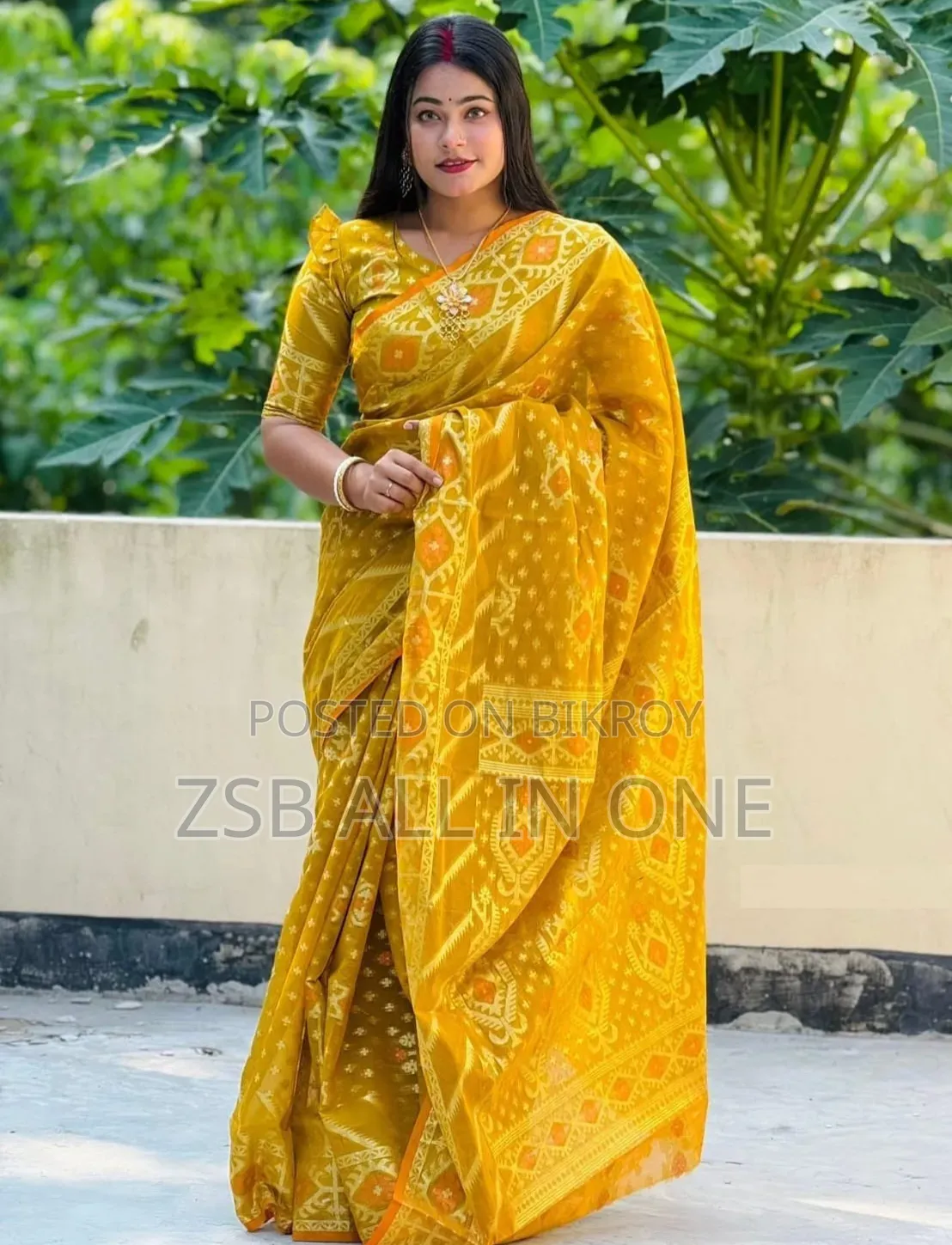ভাইরাল জামদানি শাড়ি ব্লাউজ পিসসহ