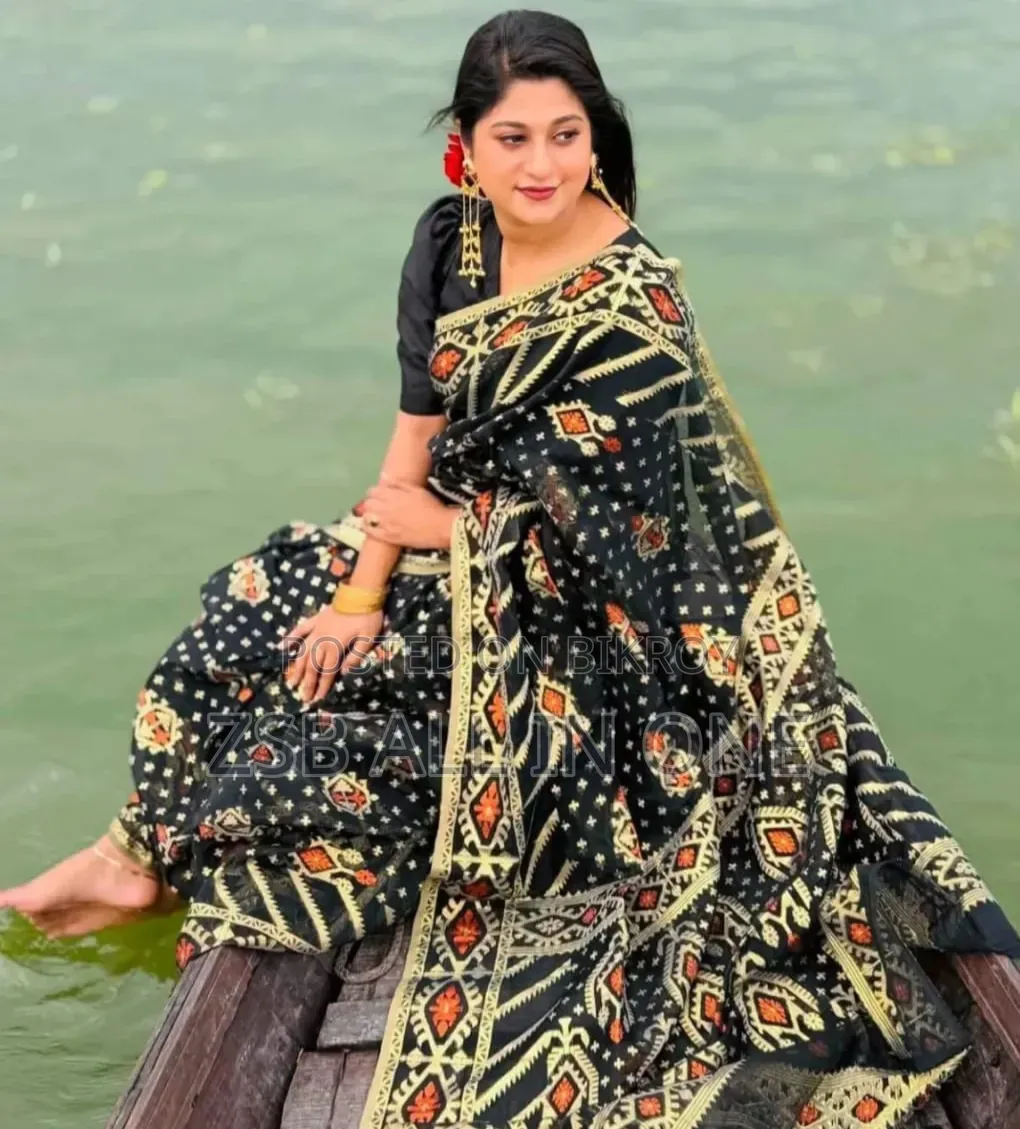 ভাইরাল জামদানি শাড়ি ব্লাউজ পিসসহ
