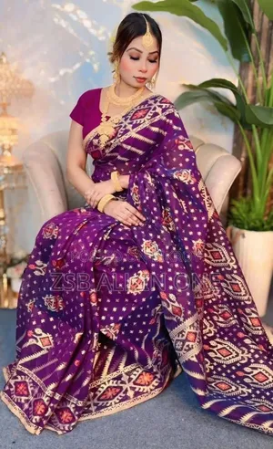 ভাইরাল জামদানি শাড়ি ব্লাউজ পিসসহ