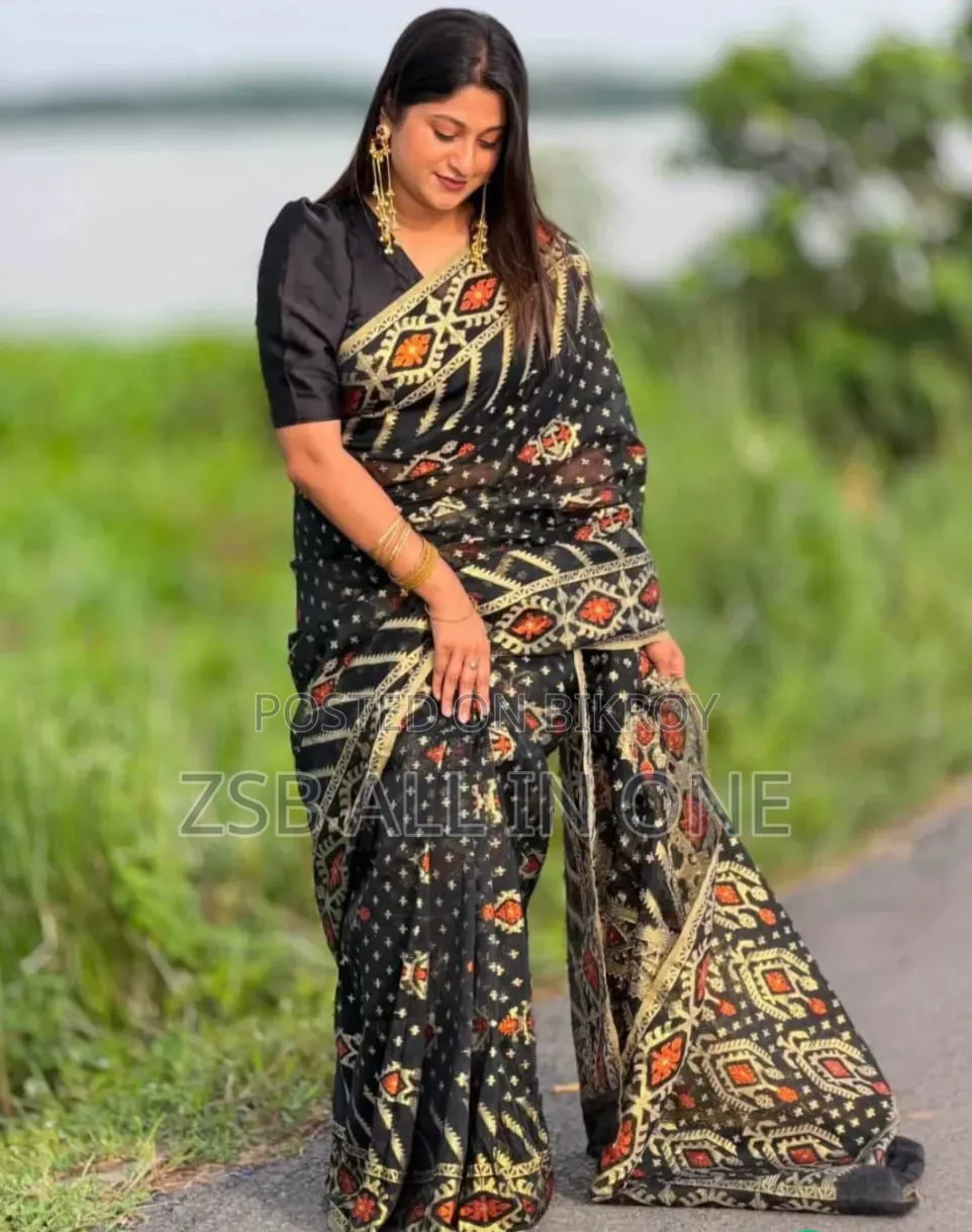 ভাইরাল জামদানি শাড়ি ব্লাউজ পিসসহ
