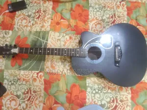 Guiter Looking New