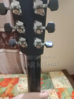 Guiter Looking New