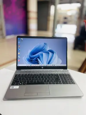 HP Laptop 16GB AMD Ryzen 5 SSD 512GB