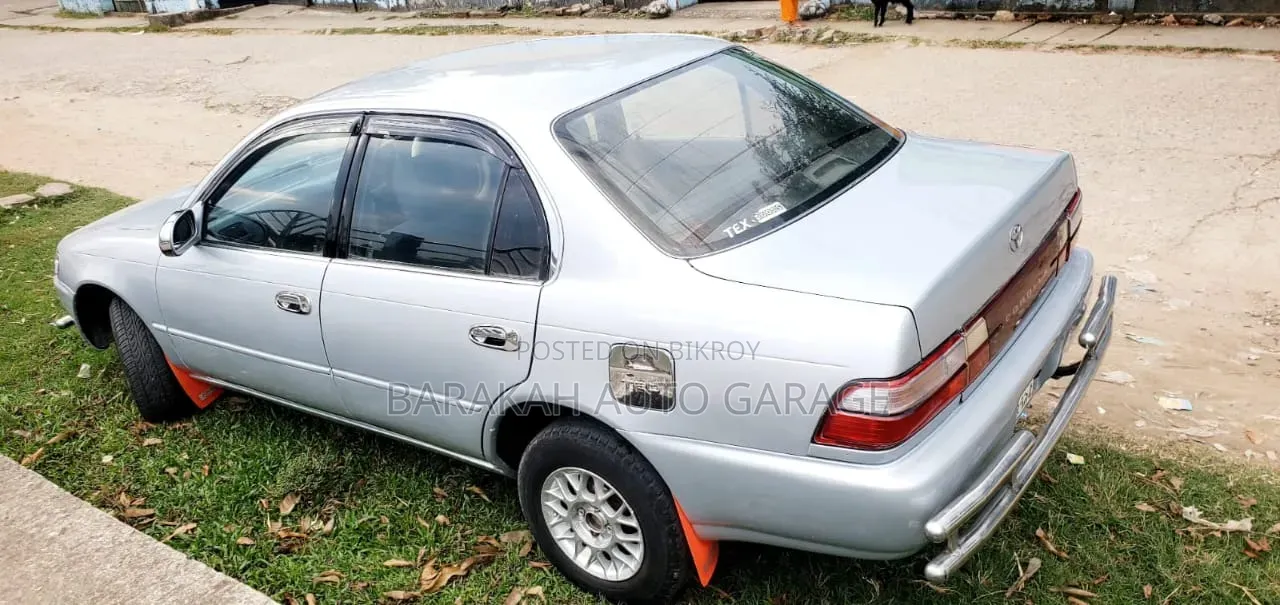 Toyota Corolla 1994 Silver