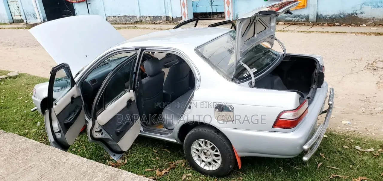 Toyota Corolla 1994 Silver