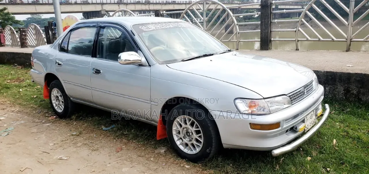 Toyota Corolla 1994 Silver