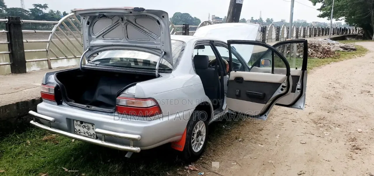 Toyota Corolla 1994 Silver