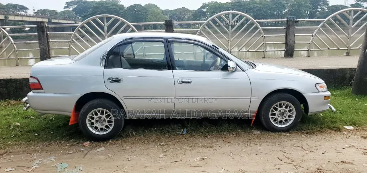 Toyota Corolla 1994 Silver