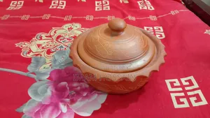 আকর্ষণীয় ও ঐতিহ্যবাহী মাটির তৈরি হস্তশিল্প  বিক্রি হবে।