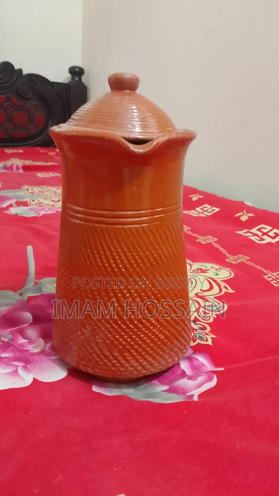 আকর্ষণীয় ও ঐতিহ্যবাহী মাটির তৈরি হস্তশিল্প  বিক্রি হবে।