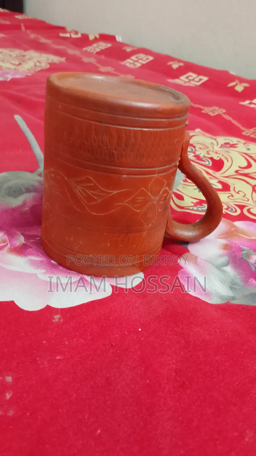 আকর্ষণীয় ও ঐতিহ্যবাহী মাটির তৈরি হস্তশিল্প  বিক্রি হবে।
