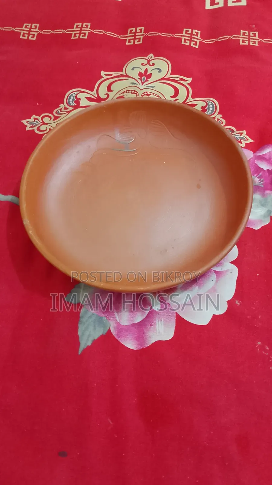 আকর্ষণীয় ও ঐতিহ্যবাহী মাটির তৈরি হস্তশিল্প  বিক্রি হবে।