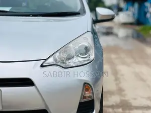 Toyota Aqua 2012 Silver