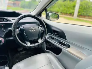 Toyota Aqua 2012 Silver