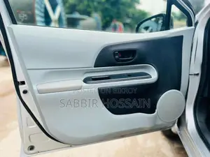 Toyota Aqua 2012 Silver