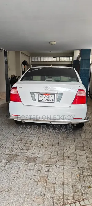 Toyota Corolla Sedan 2005 White