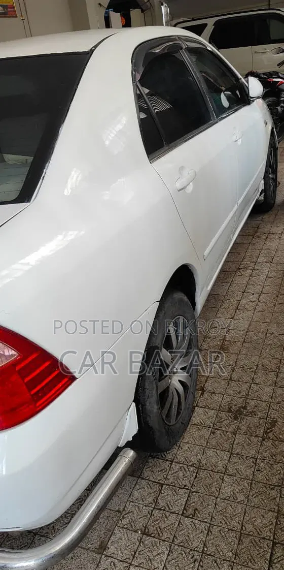 Toyota Corolla Sedan 2005 White