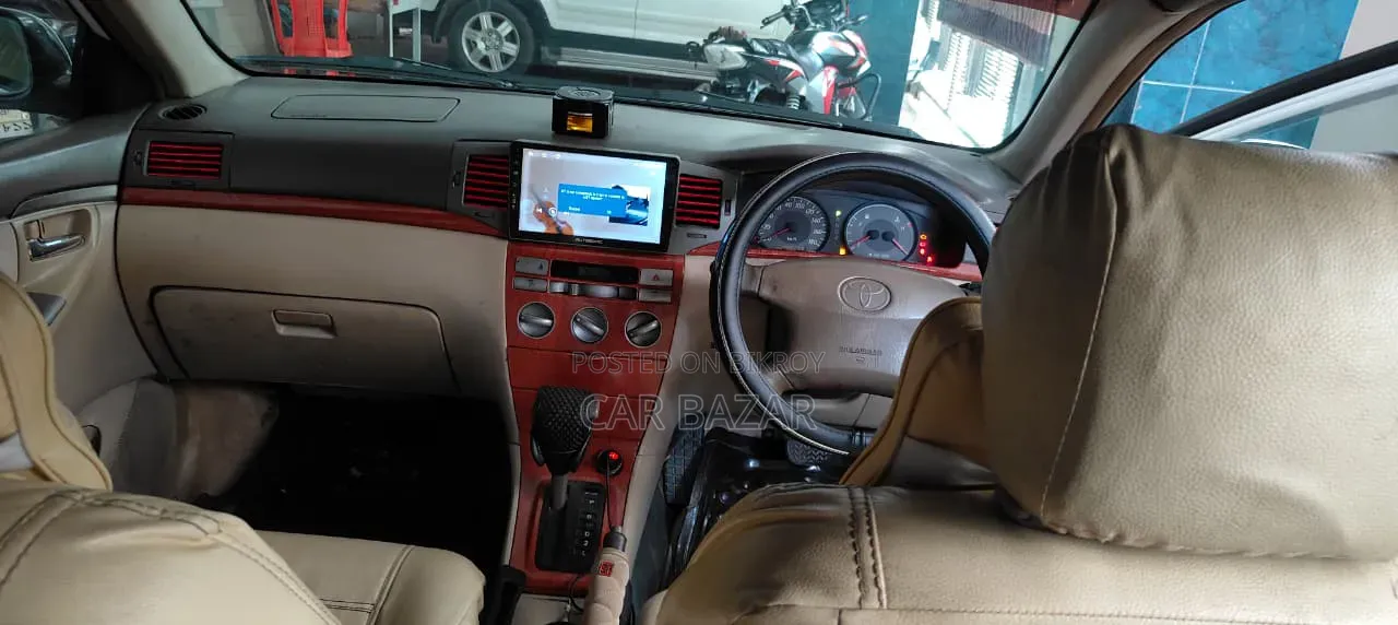 Toyota Corolla Sedan 2005 White